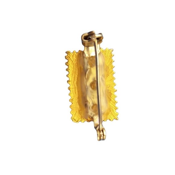 Bugs Bunny Looney Tunes Vintage Postage Stamp Pin Warner Bros 1997 Gold Tone - Picture 3 of 4